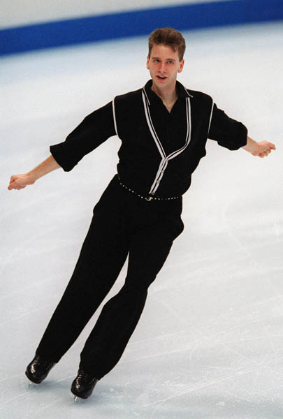 Jeff Langdon du Canada participe  l'preuve de patinage artistique aux Jeux olympiques d'hiver de Nagano de 1998. (PC Photo/AOC)