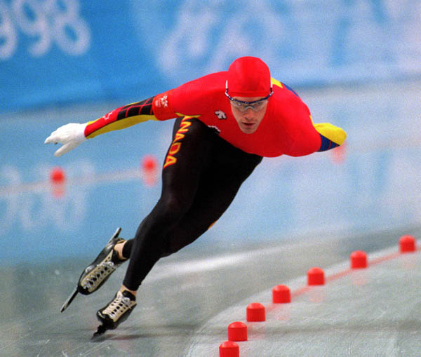 Canada's Neal Marshall speed skating at the 1998 Nagano Winter Olympics. (CP PHOTO/COA)