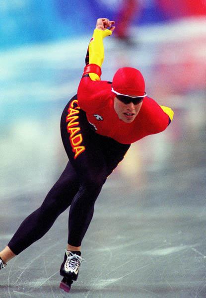 Catriona Le May Doan du Canada participe  l'preuve de patinage de vitesse longue piste aux Jeux olympiques d'hiver de Nagano de 1994.  (PC Photo/AOC)