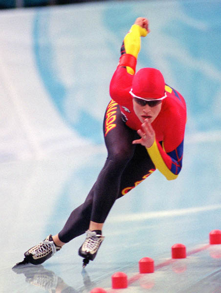 Canada's Catriona Le May Doan skating in the long track event at the 1998 Nagano Winter Olympics. (CP PHOTO/COA)