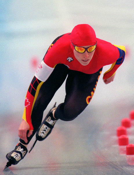 Canada's Michelle Morton skating the long track at the 1998 Nagano Winter Olympics. (CP PHOTO/COA)
