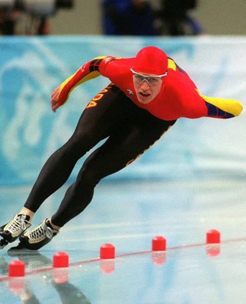 Canada's Jeremy Wotherspoon skates the long track at the 1998 Nagano Winter Olympics. (CP PHOTO/COA)