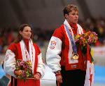 Catriona Le May Doan du Canada participe  l'preuve de patinage de vitesse longue piste aux Jeux olympiques d'hiver de Nagano de 1998.  (PC Photo/AOC)