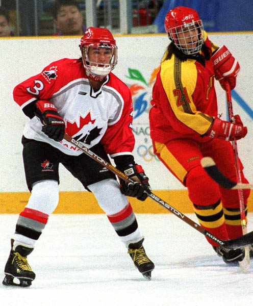 Canada's France St. Louis playing hockey at the 1998 Nagano Winter Olympics. (CP PHOTO/COA)