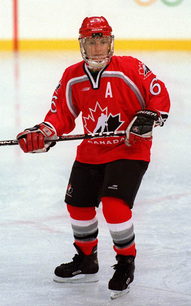 Canada's Therese Brisson playing hockey at the 1998 Nagano Winter Olympics. (CP PHOTO/COA)
