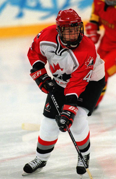 Canada's Becky Kellar playing women's hockey at the 1998 Nagano Winter Olympics. (CP PHOTO/COA)