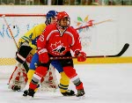 Canada's Danielle Goyette playing hockey at the 1998 Nagano Winter Olympics. (CP PHOTO/COA)