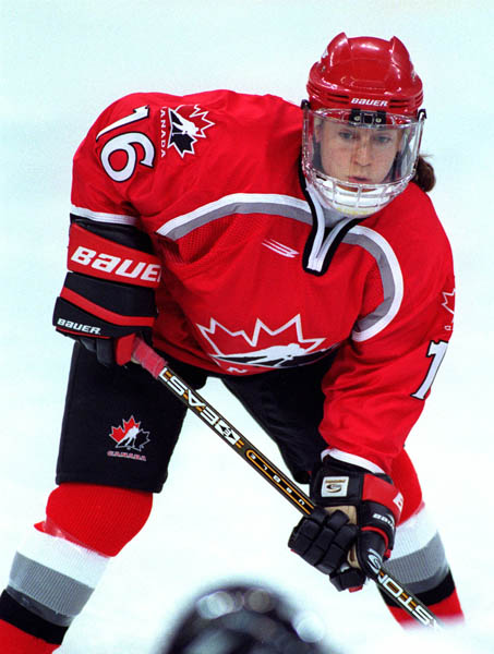 Canada's Jayna Hefford playing women's hockey at the 1998 Nagano Winter Olympics. (CP PHOTO/COA)