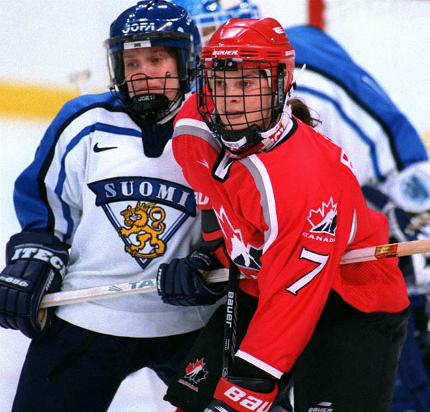 Canada's Jennifer Botterill in action against her opponents at the 1998 Nagano Winter Olympics. (CP PHOTO/COA)
