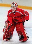 Manon Rheaume du Canada participe  l'preuve de hockey fminin aux Jeux olympiques d'hiver de Nagano de 1998. (PC Photo/AOC)
