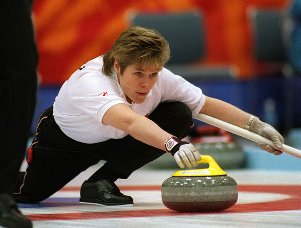 Canada's Marcia Gudereit competing in the curling portion at the 1998 Nagano Winter Olympics. (CP PHOTO/COA)