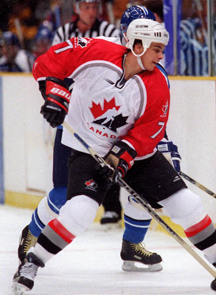 Canada's Rob Zamuner in action at the 1998 Nagano Winter Olympics. (CP PHOTO/COA)