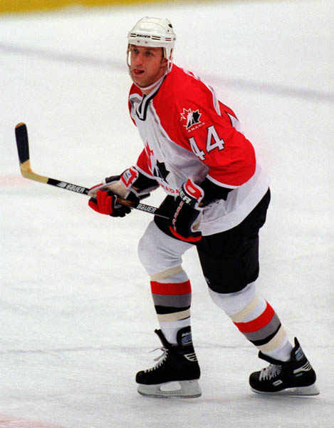 Canada's Rob Blake playing hockey at the 1998 Nagano Winter Olympics. (CP PHOTO/COA)