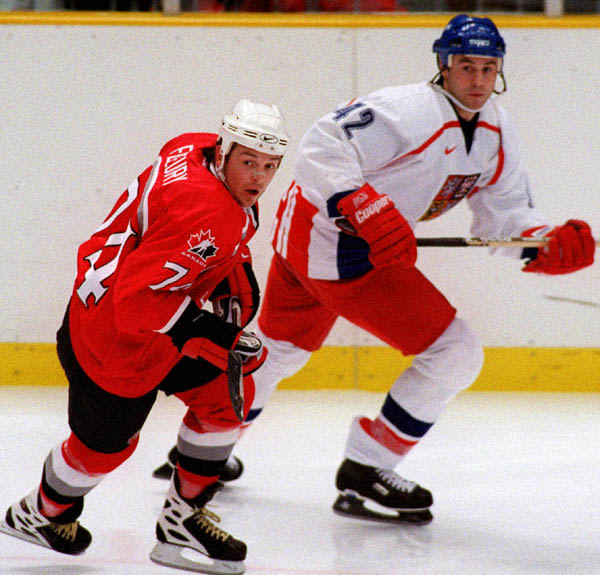 Canada's Theoren Fleury in action at the 1998 Nagano Winter Olympics. (CP PHOTO/COA)