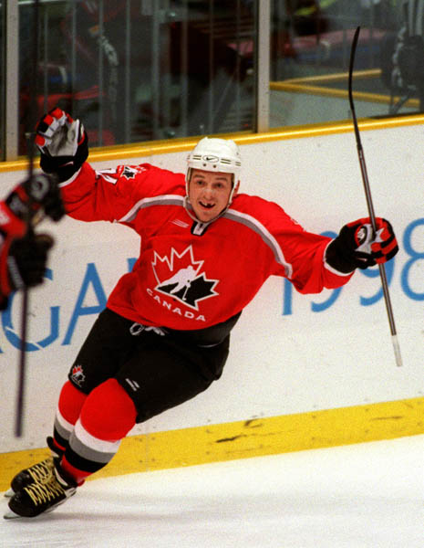 Canada's Theoren Fleury in action at the 1998 Nagano Winter Olympics. (CP PHOTO/COA)