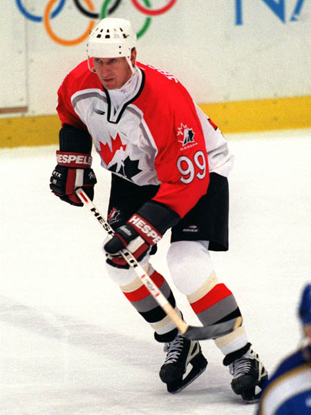 Canada's Wayne Gretzky in action at the 1998 Nagano Winter Olympics. (CP PHOTO/COA)