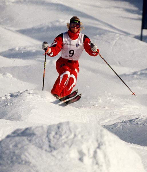 Canada's Bronwen Thomas skiing the moguls event at the 1994 Lillehammer Winter Olympics. (CP PHOTO/ COA)