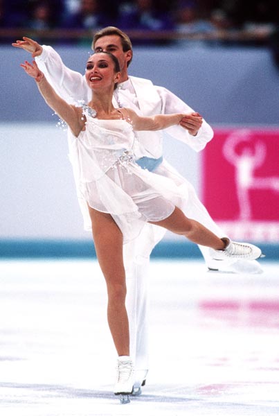 Alexander Zhulin and Maya Usova perform their figure skating routine at the 1994 Lillehammer winter Olympics. (CP PHOTO/ COA)