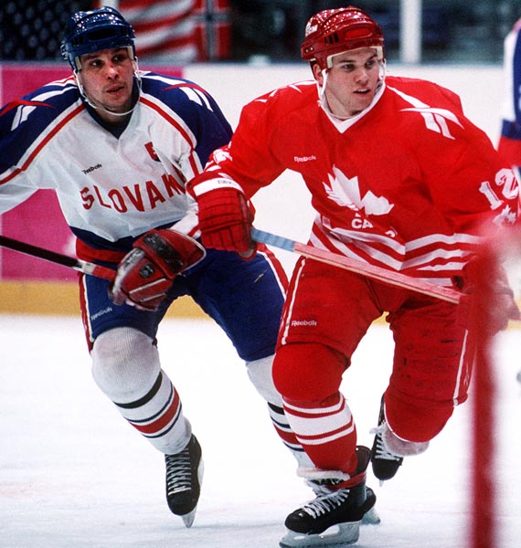 Canada's Greg Johnson in action against Slovakia at the 1994 Lillehammer Winter Olympics. (CP PHOTO/COA)