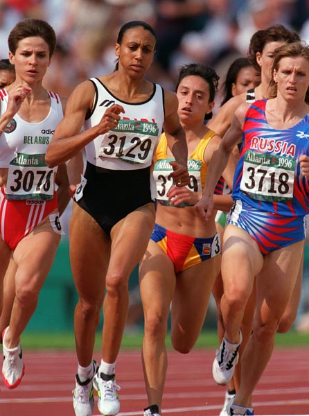 Canada's Charmaine Crooks (center) competing in the 800m event at the 1996 Atlanta Summer Olympic Games.(CP PHOTO/COA/Claus Andersen)