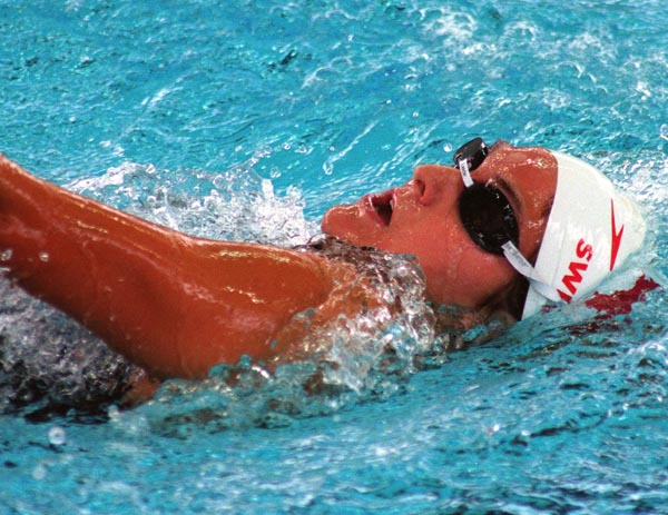 Nancy Sweetnam du Canada participe  l'preuve de natation aux Jeux olympiques d'Atlanta de 1996.  (PC Photo/AOC)