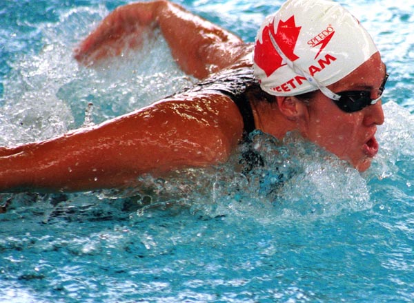 Nancy Sweetnam du Canada participe  l'preuve de natation aux Jeux olympiques d'Atlanta de 1996.  (PC Photo/AOC)