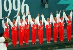 L'quipe de nage synchronise du Canada participe  aux Jeux olympiques d'Atlanta de 1996.  (PC Photo/AOC)