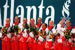 L'quipe de nage synchronise du Canada participe  aux Jeux olympiques d'Atlanta de 1996.  (PC Photo/AOC)