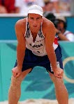 John Child du Canada participe  l'preuve de volleyball de plage aux Jeux olympiques d'Atlanta de 1996. (PC Photo/AOC)