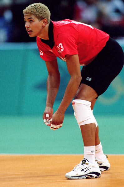 Canada's Wanda Guenette competing in the women's volleyball event at the 1996 Atlanta Summer Olympic Games. (CP PHOTO/COA/Scott Grant)