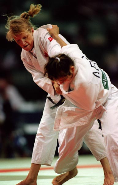 Canada's Nathalie Gosselin (left) competing in the Judo event at the 1996 Atlanta Summer Olympic Games. (CP PHOTO/COA/Scott Grant)