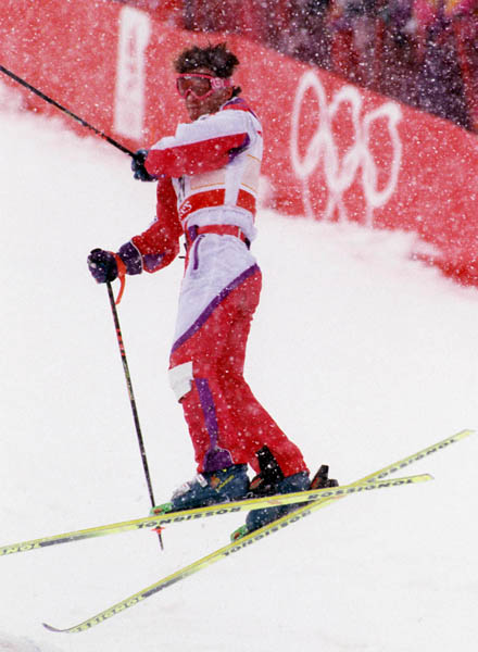 Canada's John Smart competing in the freestyle moguls event at the 1992 Albertville Olympic winter Games. (CP PHOTO/COA/Scott Grant)