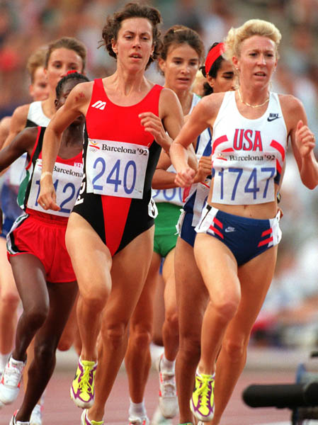 Canada's Leah Pells (left) competing in the 3000m event at the 1992 Olympic games in Barcelona. (CP PHOTO/ COA/ Claus Andersen)