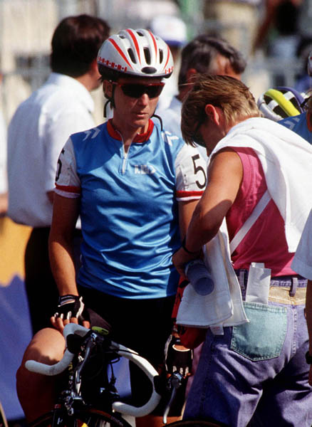 Canada's Alison Sydor competing in the road event at the 1992 Olympic games in Barcelona. (CP PHOTO/ COA/ Claus Andersen)