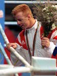 Mark Leduc du Canada clbre aprs avoir remport une mdaille d'or en boxe aux Jeux olympiques de Barcelone de 1992. (Photo PC/AOC)