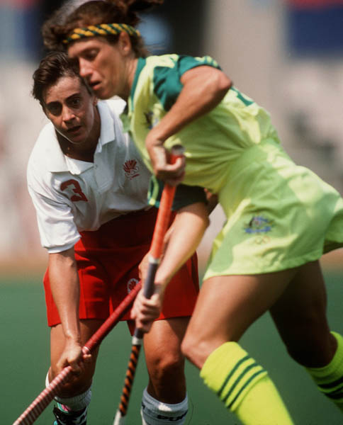 Canada's Deb Covey (left) competing in the field hockey event at the 1992 Olympic games in Barcelona. (CP PHOTO/ COA/Ted Grant)
