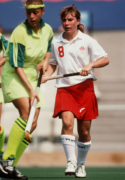 Canada's Heather Jones (right) competing in the field hockey event at the 1992 Olympic games in Barcelona. (CP PHOTO/ COA/Claus Andersen)