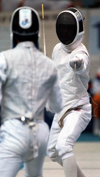 Luc Rocheleau du Canada participe  une preuve d'escrime aux Jeux olympiques de Soul de 1988. (Photo PC/AOC)