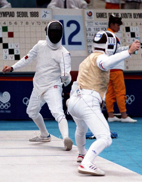 Luc Rocheleau du Canada participe  une preuve d'escrime aux Jeux olympiques de Soul de 1988. (Photo PC/AOC)
