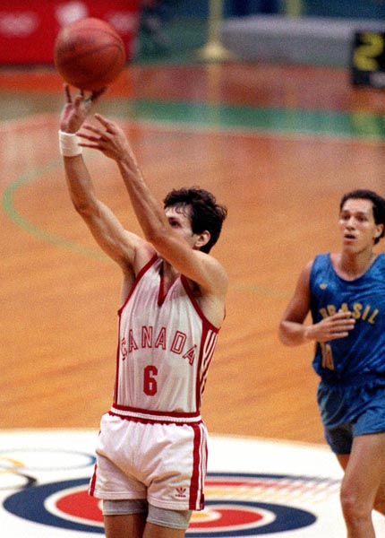 Canada's Eli Pasquale (#6) competing in the basketball event at the 1988 Olympic games in Seoul. (CP PHOTO/ COA/ F. Scott Grant)