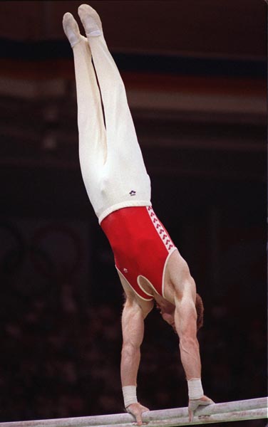 Canada's Brad Peters competing in a gymnastics event at the 1988 Olympic games in Seoul. (CP PHOTO/ COA/ Tim O'lett)
