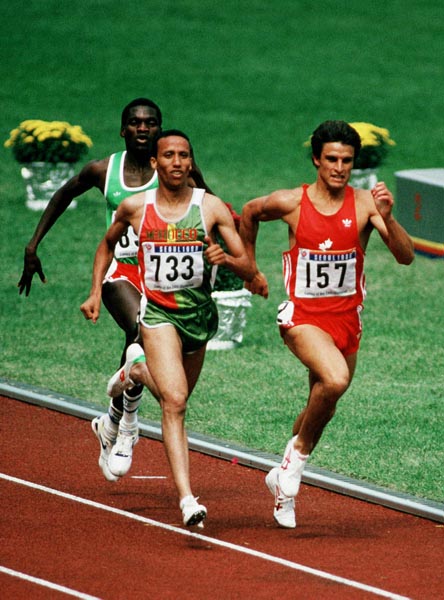 Canada's Simon Hoogewerf (157) competing in the 800m  event at the 1988 Olympic games in Seoul. (CP PHOTO/ COA/Tim O'Lett)