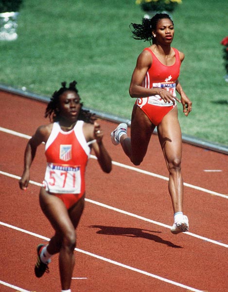 Canada's Jillian Richardson (right) competing in the 400m  event at the 1988 Olympic games in Seoul. (CP PHOTO/ COA/F.S.Grant)