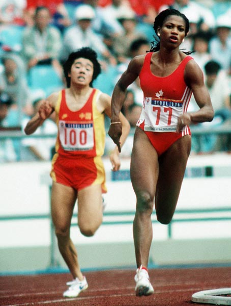 Canada's Jillian Richardson (right) competing in the 400m  event at the 1988 Olympic games in Seoul. (CP PHOTO/ COA/F.S.Grant)