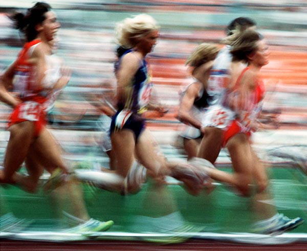 Canada's Angela Chalmers (left) and Debbie Bowker (right) competing in the 1500m event at the 1988 Olympic games in Seoul. (CP PHOTO/ COA/F.S.Grant)