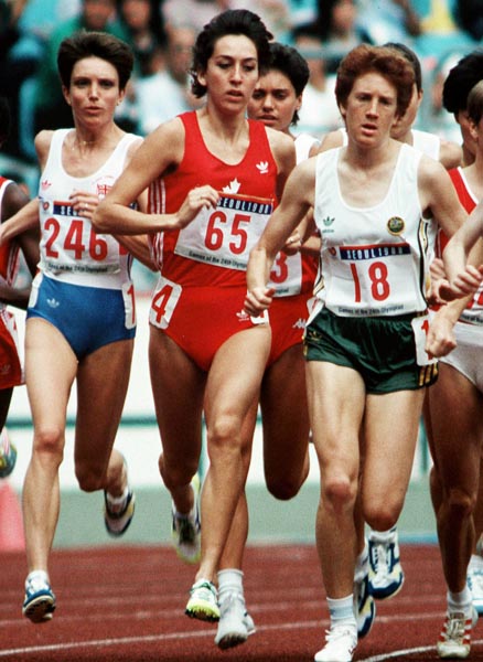 Canada's Angela Chalmers (centre) competing in the 1500m event at the 1988 Olympic games in Seoul. (CP PHOTO/ COA/F.S.Grant)