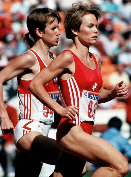 Canada's Lynn Williams (right) competing in the 1500m  event at the 1988 Olympic games in Seoul. (CP PHOTO/ COA/F.S.Grant)
