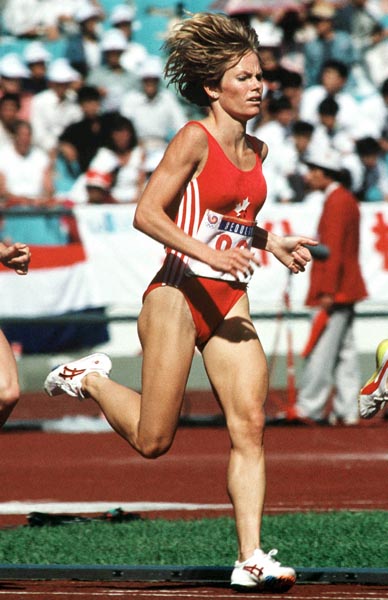 Canada's Lynn Williams competing in the 1500m  event at the 1988 Olympic games in Seoul. (CP PHOTO/ COA/F.S.Grant)