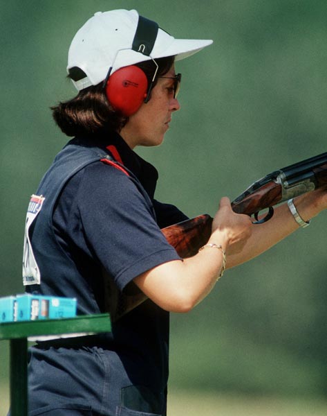 Susan Nattrass du Canada participe  l'preuve de tir aux Jeux olympiques de Soul de 1988. (PC Photo/AOC)