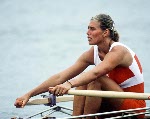Silken Laumann du Canada clbre sa mdaille d'argent en aviron aux Jeux olympiques d'Atlanta de 1996. (PC-Photo/AOC)